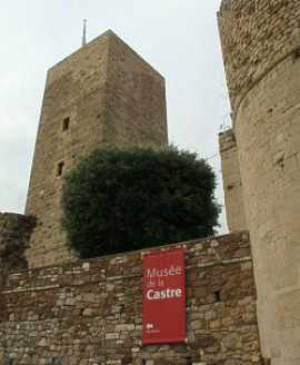 Musée de la Castre et sa tour carrée