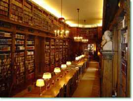 La bibliothèque de l'institut de France, Paris