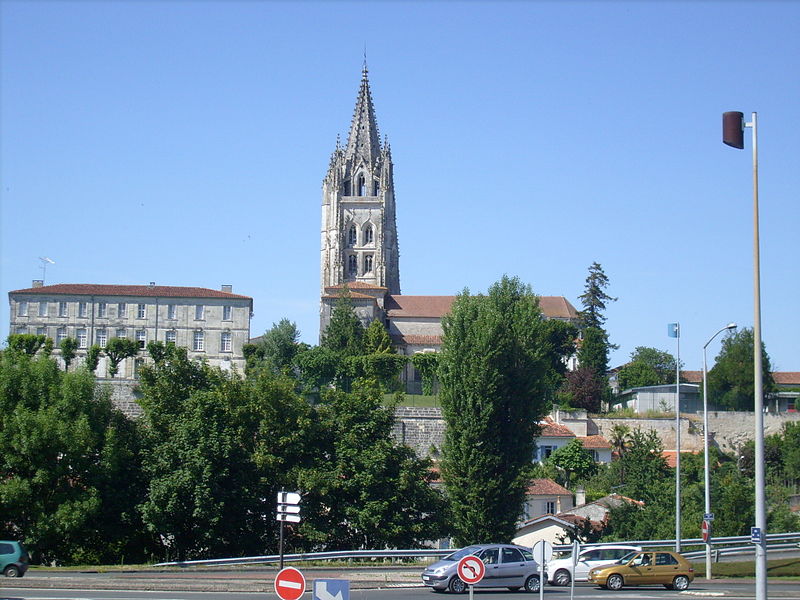 Les basiliques catholiques françaises dans le Poitou-Charentes